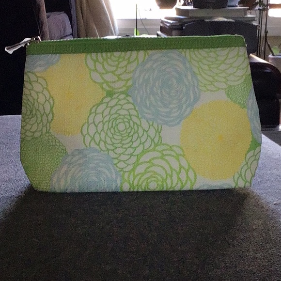 Clinique Cosmetic Bags Set of 2 Green Yellow Blue New without tags - Picture 2 of 9